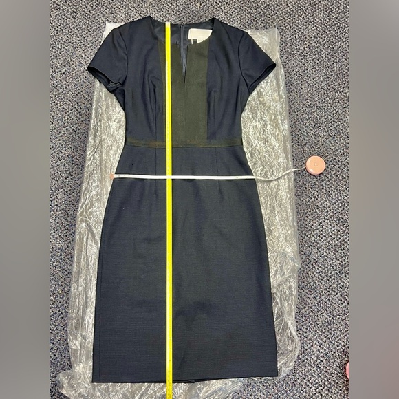 Hugo Boss women’s Blue & Black dress-NWT 
size 0-minor pull - see pic. - Picture 6 of 11